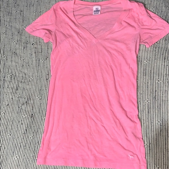 PINK VS T shirt. - Picture 1 of 1